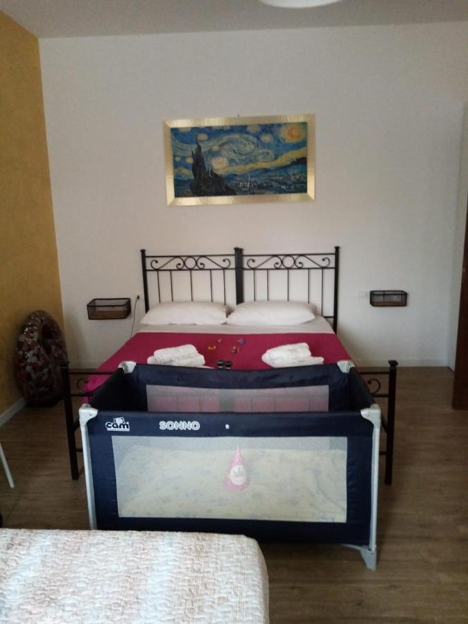 Emmanueli65 Fronte Clinica Per 5 Matrimoniale 2 Singoli 1 Divano Letto Piacenza Ngoại thất bức ảnh