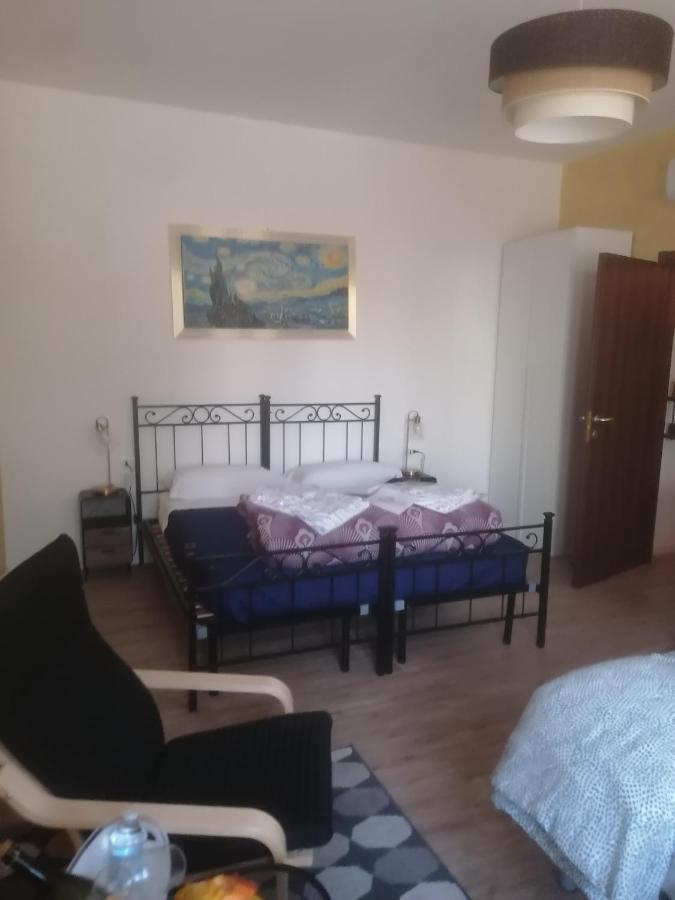 Emmanueli65 Fronte Clinica Per 5 Matrimoniale 2 Singoli 1 Divano Letto Piacenza Ngoại thất bức ảnh